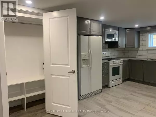 Vaughan (west Woodbridge), ON L4L2T8,686 Woodbridge AVE #Bsmt