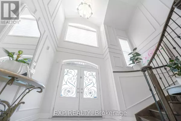 East Gwillimbury (sharon), ON L9N0N8,25 LADDER CRESCENT