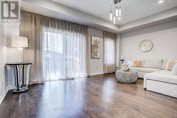 Vaughan (patterson), ON L6A5A4,30 LASKIN DRIVE