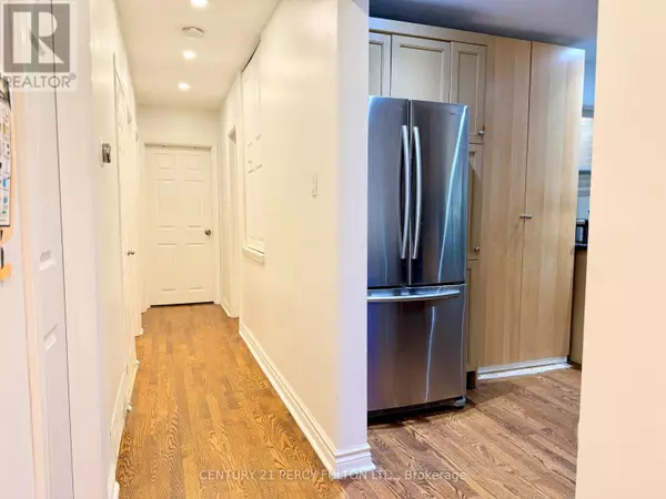 Richmond Hill (harding), ON L4C2H2,272 CONESTOGA AVENUE