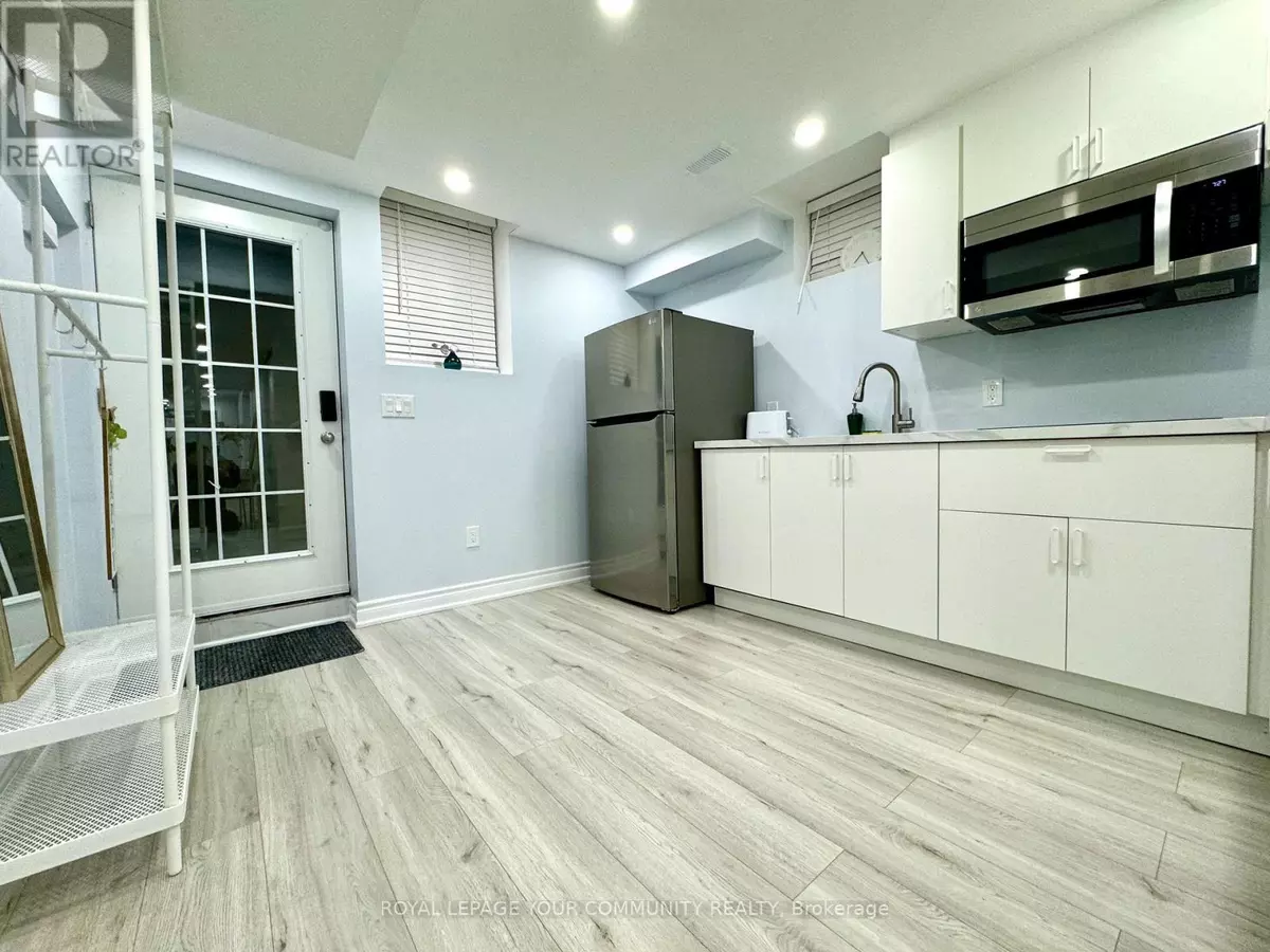 Bradford West Gwillimbury (bradford), ON L3Z0V9,51 Cayton CRES #Lower