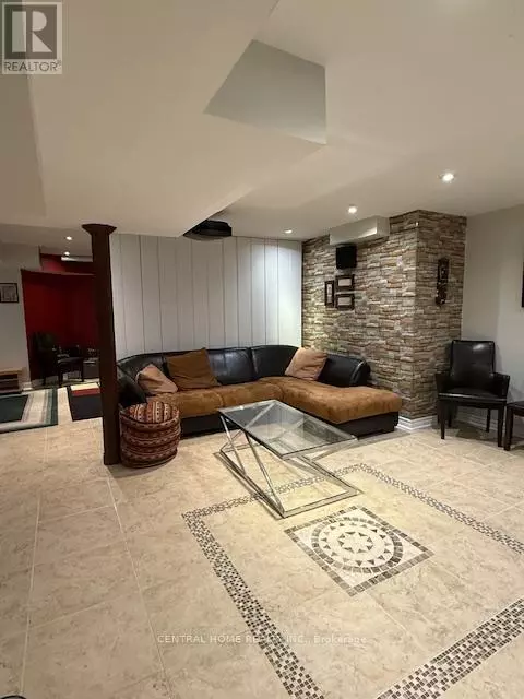 Richmond Hill (oak Ridges Lake Wilcox), ON L4E3X2,BASEMENT APARTMENT - 89 OLD COLONY ROAD