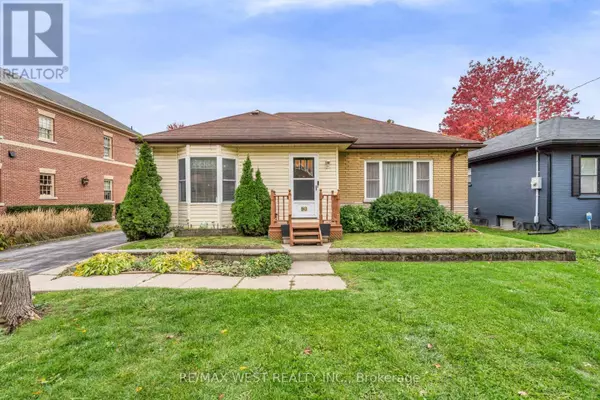 Vaughan (kleinburg), ON L0J1C0,90 NAPIER STREET