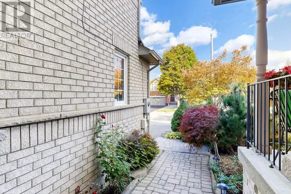 Richmond Hill (rouge Woods), ON L4S1V1,29 PENINSULA CRESCENT