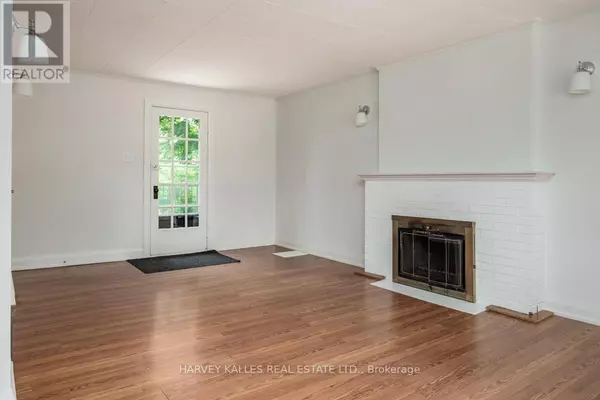 Richmond Hill (crosby), ON L4C1H2,129 MAJOR MACKENZIE DRIVE E