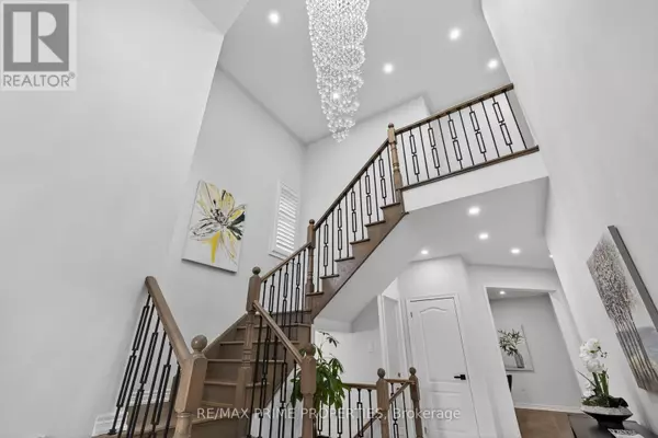 East Gwillimbury (mt Albert), ON L0G1M0,32 FREDERICK TAYLOR WAY