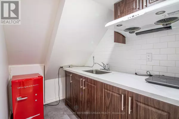 Richmond Hill (langstaff), ON L4B4M1,BASEMENT APARTMENT - 143 NAHANNI DRIVE