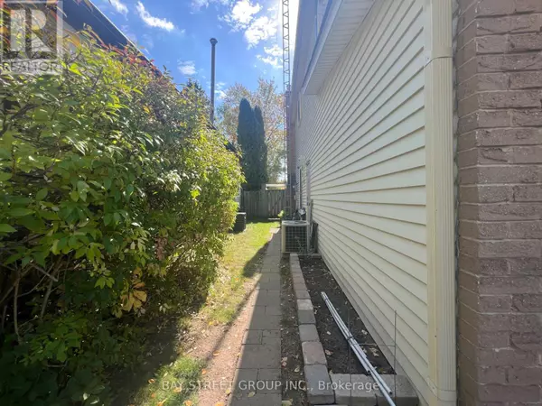 Richmond Hill (north Richvale), ON L4C5A6,45 LILLOOET CRESCENT