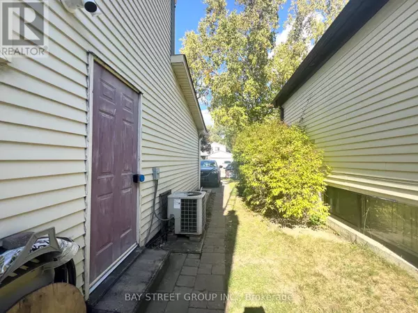 Richmond Hill (north Richvale), ON L4C5A6,45 LILLOOET CRESCENT