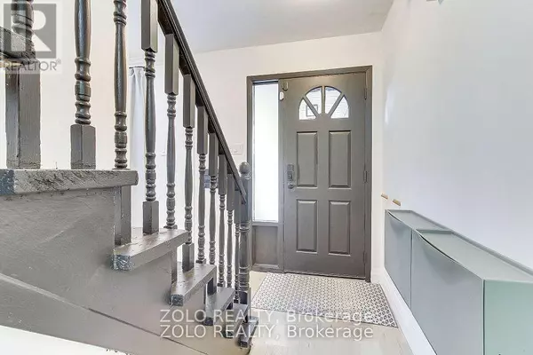 Newmarket (central Newmarket), ON L3Y5E7,388 TERRY DRIVE