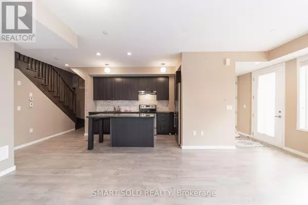 Aurora (aurora Village), ON L4G3G5,600 Alex Gardner CIR #107
