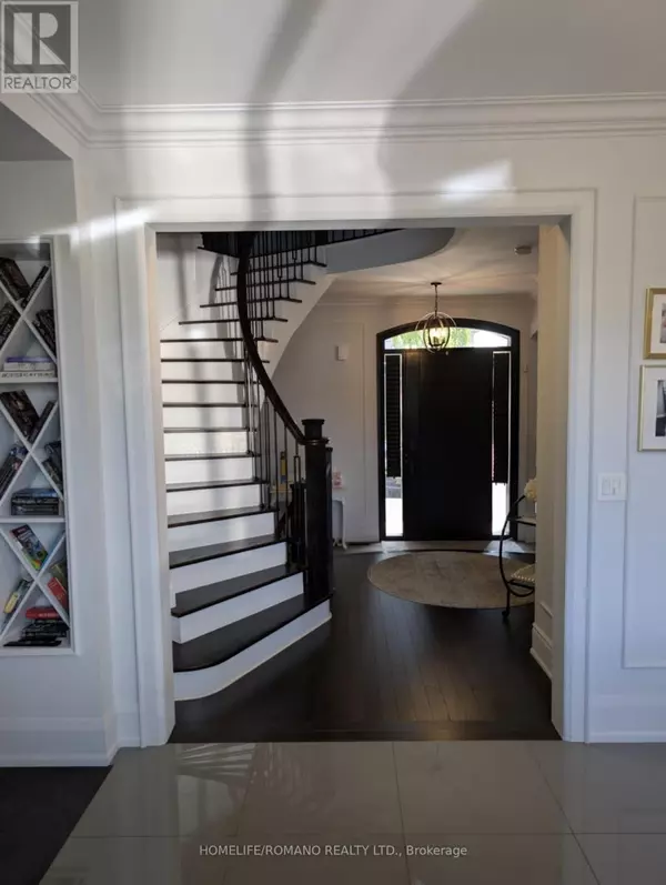 King (nobleton), ON L7B0A2,MAIN & 2ND - 6 BLUFF TRAIL