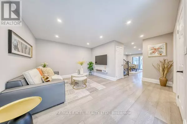 Markham (milliken Mills West), ON L3R3T4,106 UPTON CRESCENT