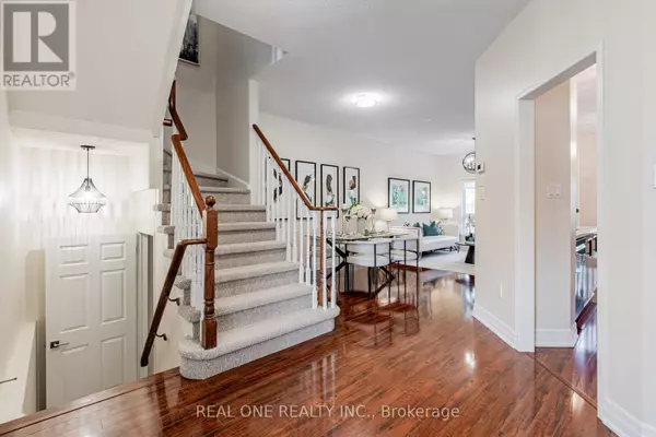 Richmond Hill (westbrook), ON L4C0R2,15 DEBONAIR STREET