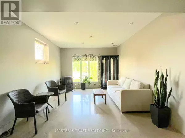 30 Kennedy LN #Ground, Whitchurch-stouffville, ON L0H1G0