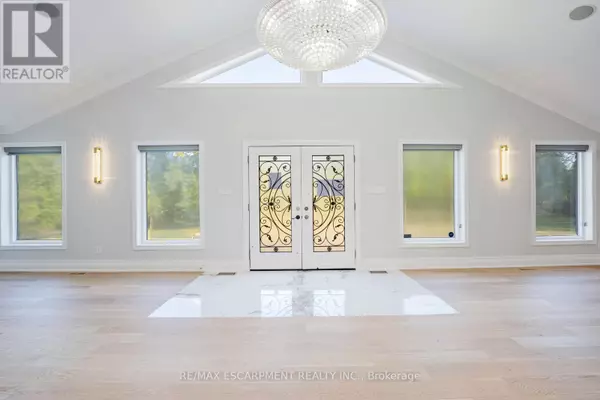 Richmond Hill, ON L4E3M1,8 RIDGEWOOD DRIVE