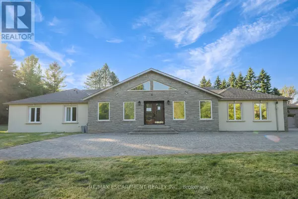 8 RIDGEWOOD DRIVE, Richmond Hill, ON L4E3M1