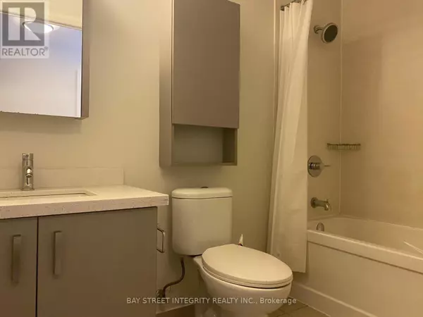 Markham (unionville), ON L3R5M8,28 Uptown DR #329