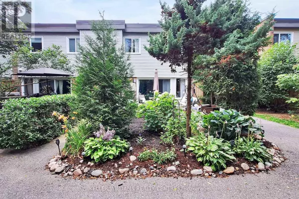 237 Milestone CRES #85, Aurora (aurora Village), ON L4G3M2