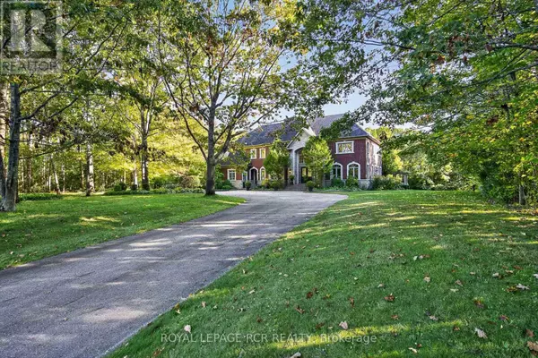 Uxbridge, ON L9P1R4,7 DEER RUN