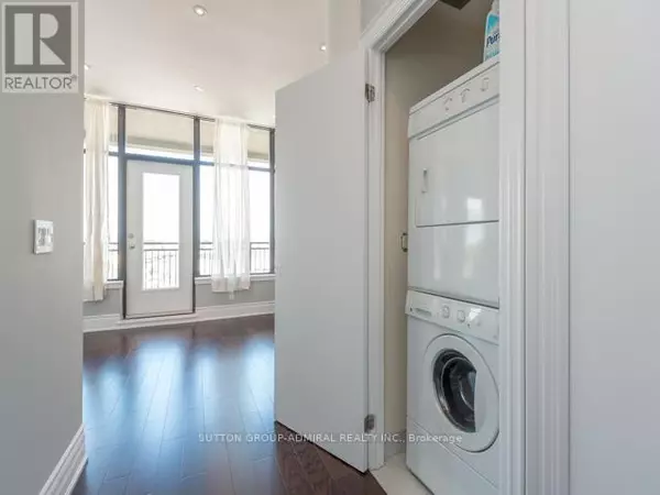 Richmond Hill (mill Pond), ON L4C3B8,10376 Yonge ST #501