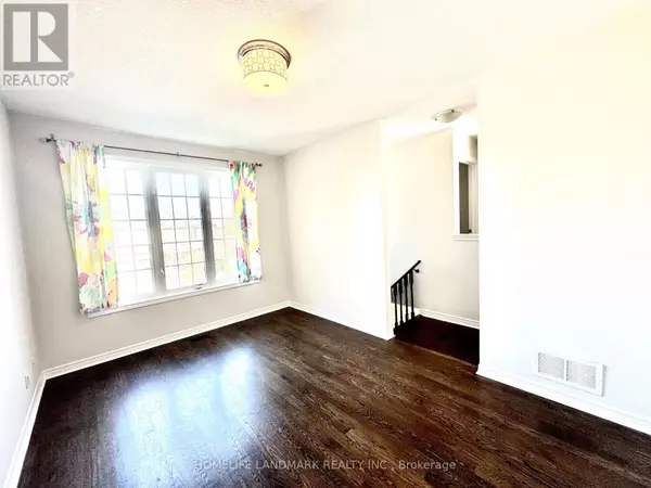 Newmarket (woodland Hill), ON L3X3B7,113 MYNDEN WAY