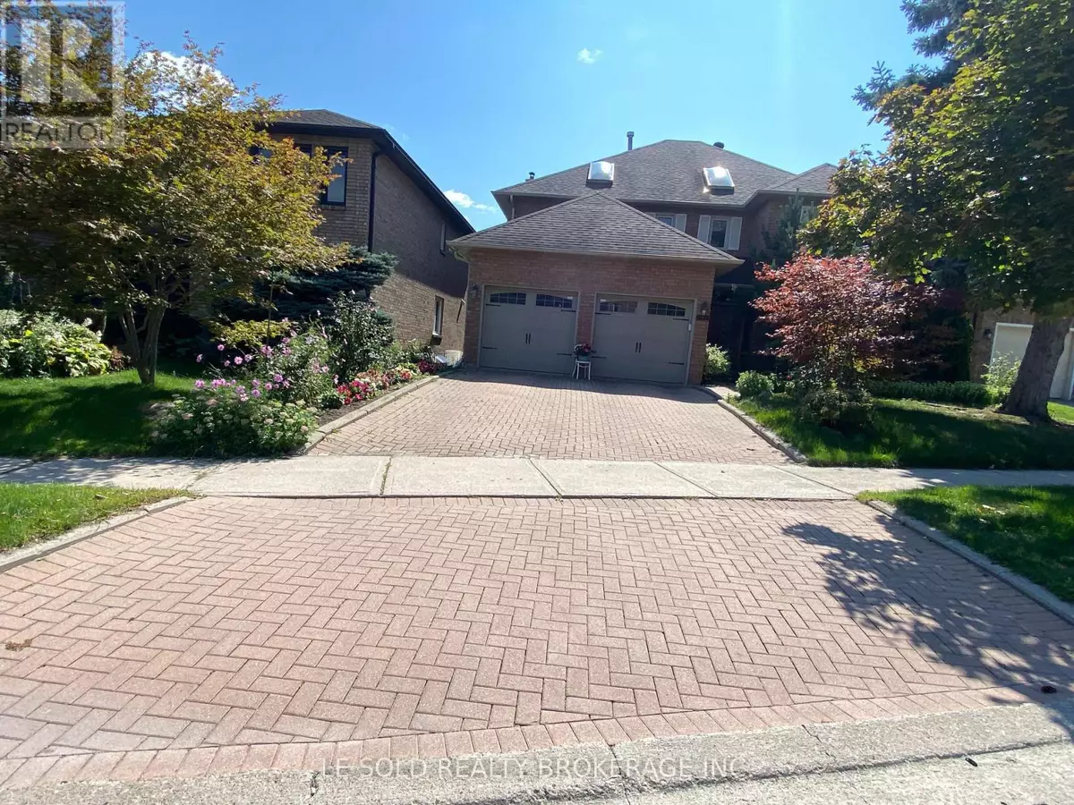 Richmond Hill (observatory), ON L4C8P6,347 Fern AVE #2flr Rm