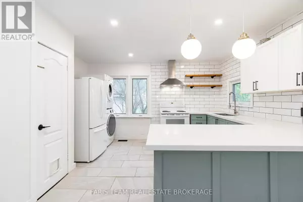 Innisfil (cookstown), ON L0L1L0,3 JOHN DRIVE