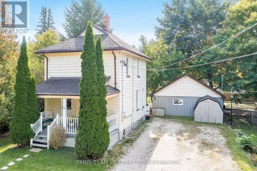 3 JOHN DRIVE, Innisfil (cookstown), ON L0L1L0