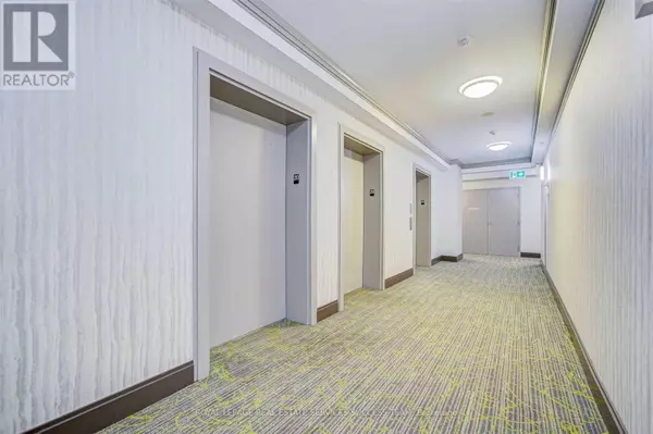 Vaughan (beverley Glen), ON L4J0J9,7890 Bathurst ST #2002