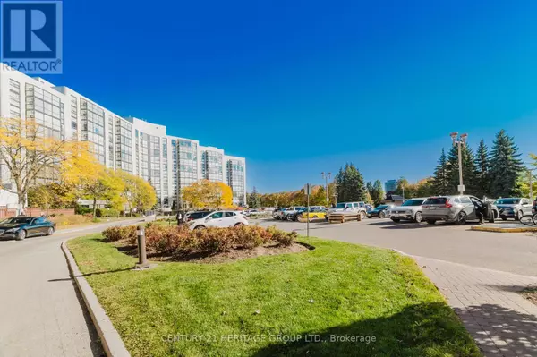 Richmond Hill (north Richvale), ON L4C9S5,40 Harding Blvd BLVD West #203