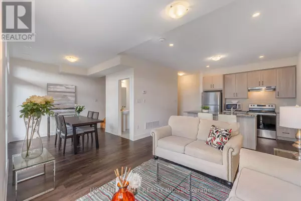 Richmond Hill (oak Ridges), ON L4E1J4,7 Phelps LN #16