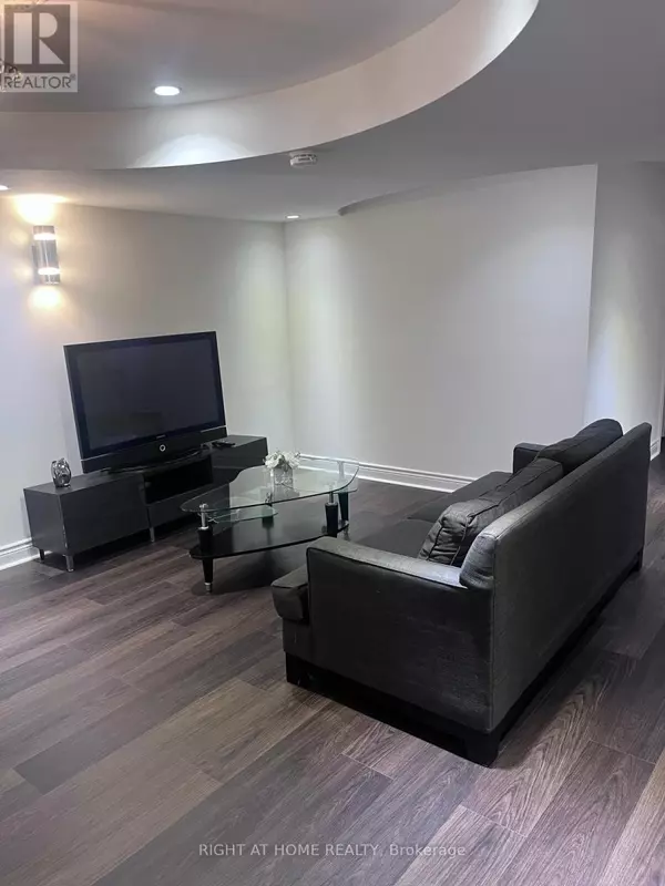 Richmond Hill (rouge Woods), ON L4S1X7,187 REDSTONE ROAD