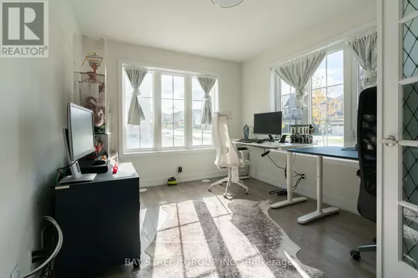 Markham (angus Glen), ON L6C3J3,2 WILLIAM SHEARN CRESCENT