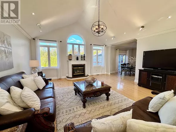 Uxbridge, ON L0C1A0,42 DEER RIDGE ROAD