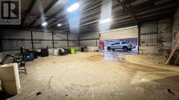 Newmarket (central Newmarket), ON L3Y3S9,48 Prospect ST #B