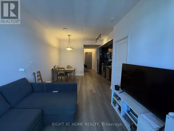 Markham (thornhill), ON L3T0E1,7167 Yonge ST #Ph307