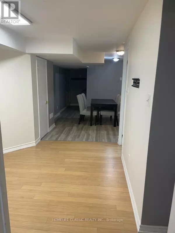 Richmond Hill (crosby), ON L4C1W3,102 Church ST South #lower