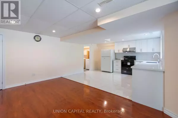 Markham (village Green-south Unionville), ON L3R8Y7,18 Eton ST #Lower