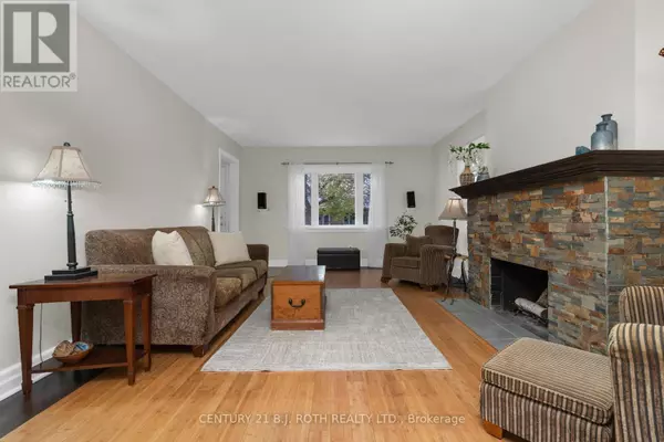 Aurora (aurora Village), ON L4G1K6,93 CATHERINE AVENUE