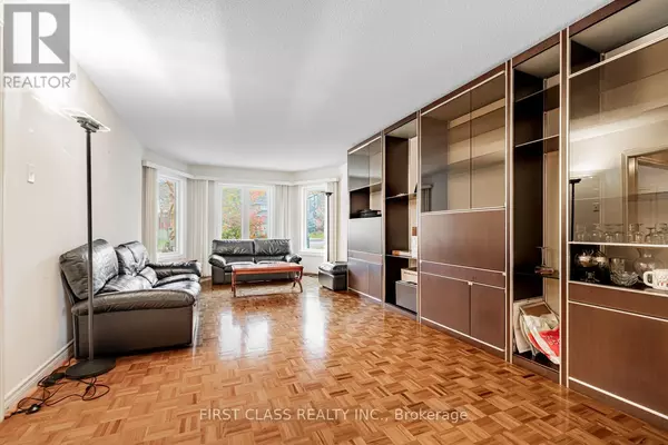 Aurora (aurora Highlands), ON L4G5M7,220 TIMPSON DRIVE