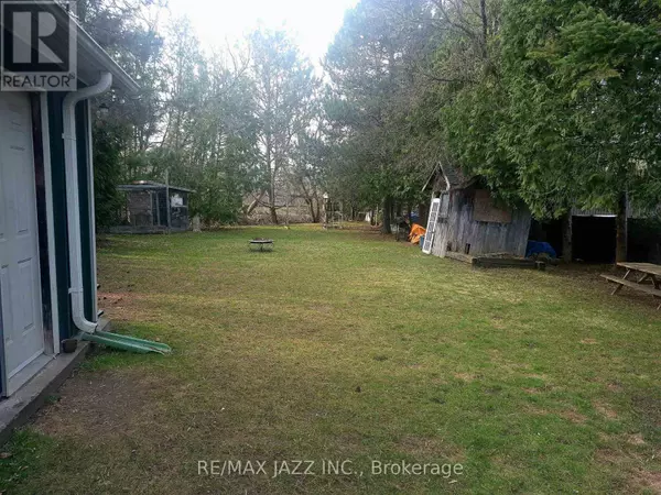 Uxbridge, ON L9P1C8,35 MAPLE STREET