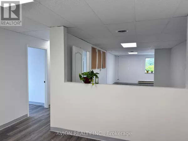 Markham (thornhill), ON L3T2A5,7027 Yonge ST #2B