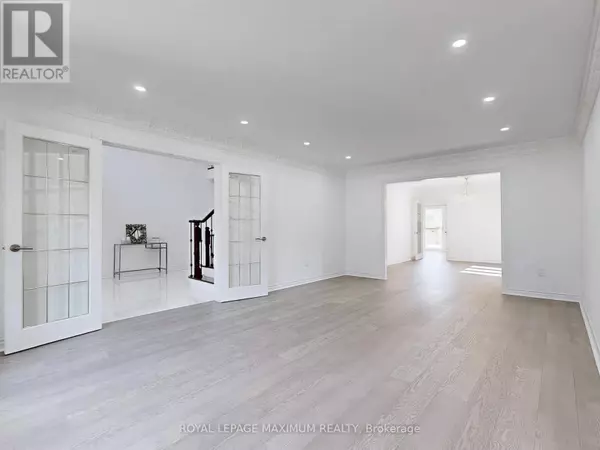 Richmond Hill (doncrest), ON L4B1Z2,22 A WALTHAM CRESCENT