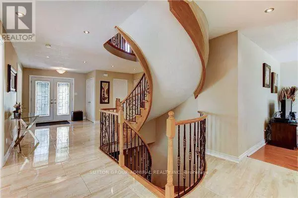 Richmond Hill (north Richvale), ON L4C3W2,21 KERSEY CRESCENT