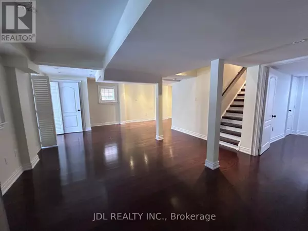 Vaughan (patterson), ON L4J0E9,WALK OUT BASEMENT - 36 SANTA AMATO CRESCENT