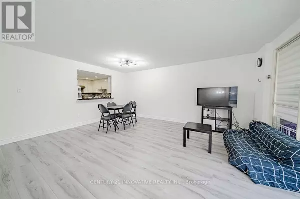 Richmond Hill (north Richvale), ON L4C8S9,5 Weldrick RD West #511