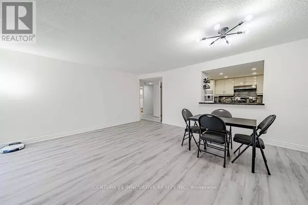 Richmond Hill (north Richvale), ON L4C8S9,5 Weldrick RD West #511