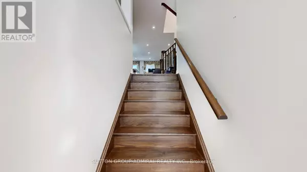 Vaughan (patterson), ON L6A0W2,27 GIVON STREET