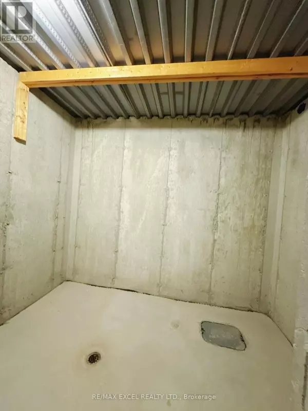 Richmond Hill (oak Ridges Lake Wilcox), ON L4E4S3,18 MACDONALD COURT